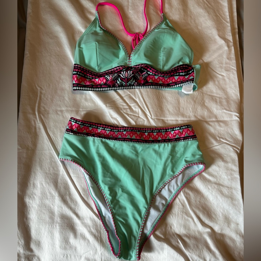 NWT Vibrant Teal and Pink Cupshe Bikini Set